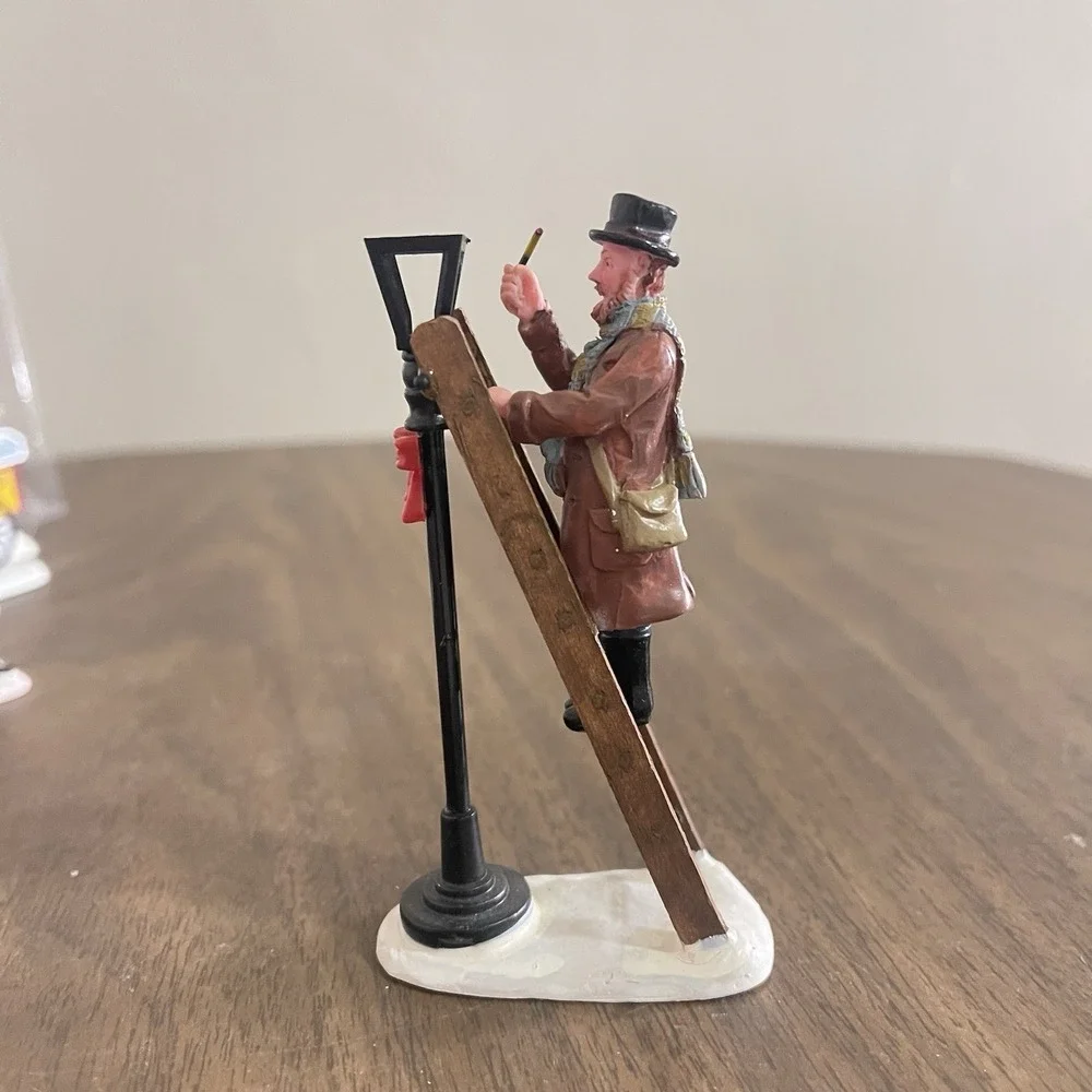 Lemax‎ Dept 56 Village Collection Lamplighter Repair Man #62327 Figurine